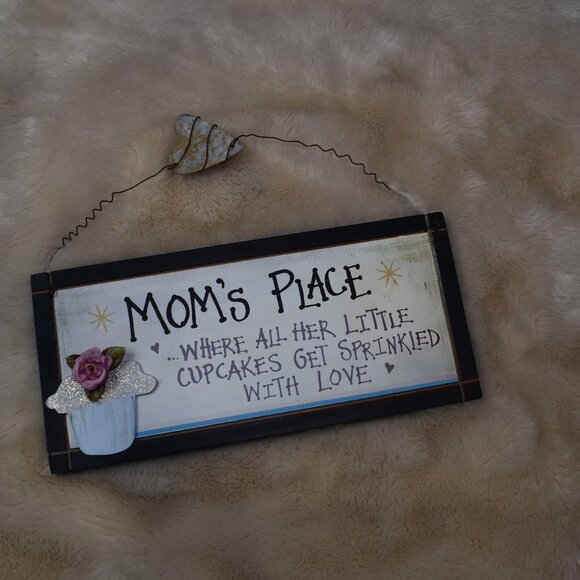 Decorative Sign- Moms Place - Picture 2 of 2
